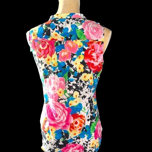 New York and company sleeveless pretty floral button up blouse - Picture 6 of 8